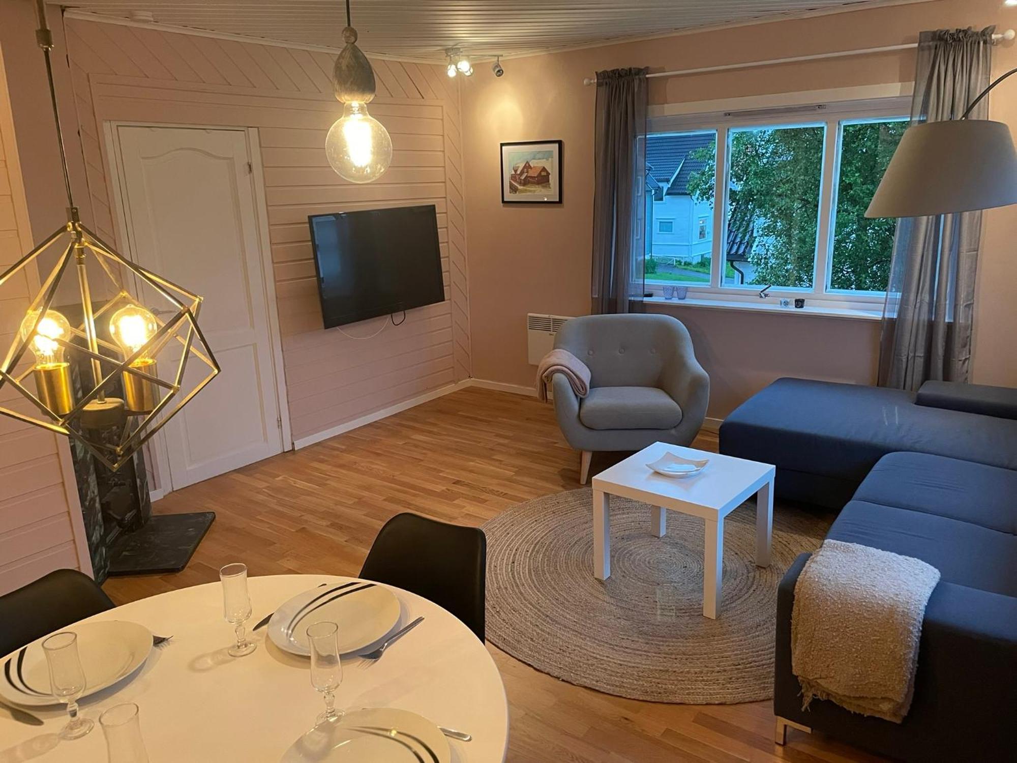 Centrally Located Apartment In Classic Townhouse Tromso Ngoại thất bức ảnh